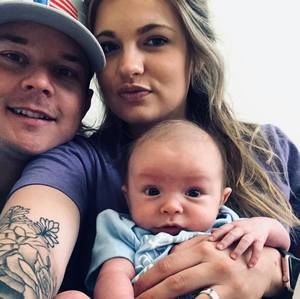 Meet your Posher, Larissa